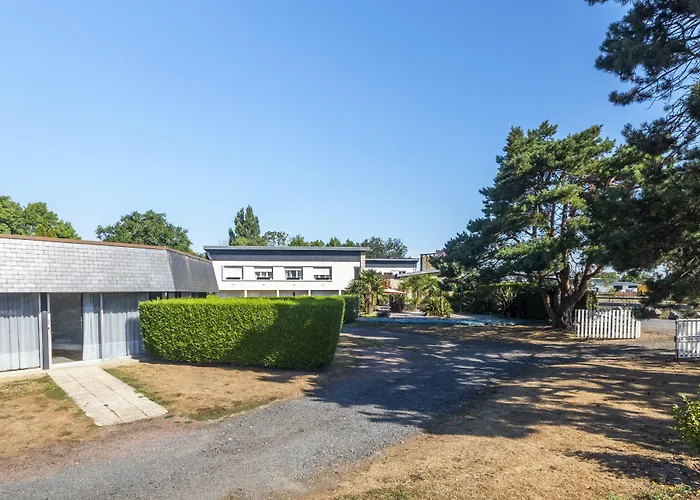 Hotel La Jalousie Saint-Aignan-de-Cramesnil